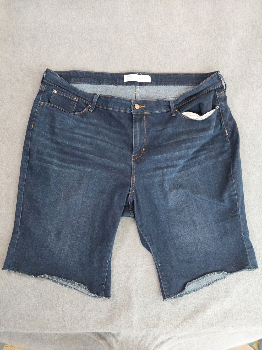 Signature by Levi Strauss Mid-Rise Bermuda Shorts Dark Wash 24W